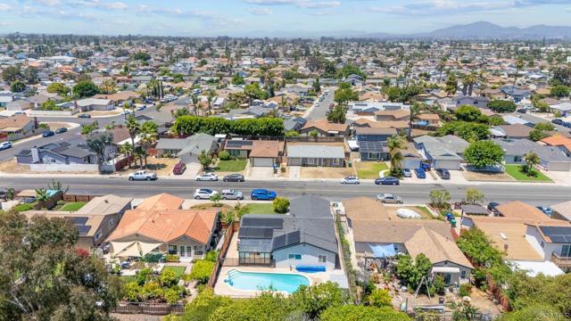 7971 Jade Coast Road, San Diego CA: https://media.crmls.org/mediaz/fcb303a8-9add-41e8-9313-5a2e64ad8b53.jpg