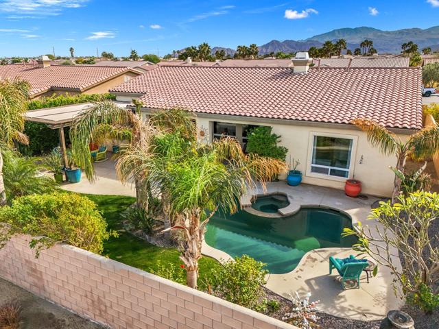 74062 Jeri Lane, Palm Desert CA: https://media.crmls.org/mediaz/fcb322a6-7095-44a9-9493-c7ff5f65bd2a.jpg