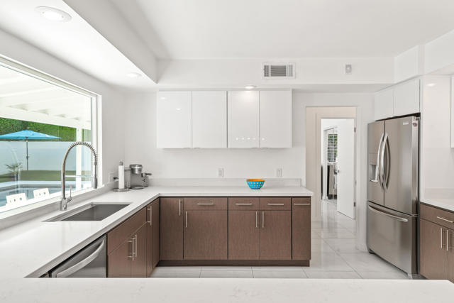 1175 E San Lucas Road, Palm Springs CA: https://media.crmls.org/mediaz/fcb33341-4ceb-4429-80af-79eccb45039c.jpg