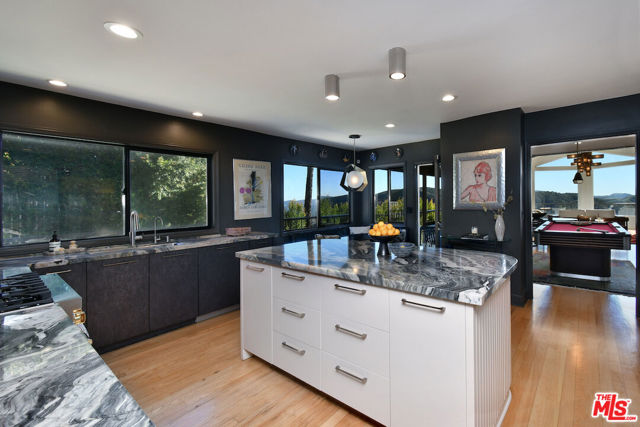 130 Dapplegray Road, Bell Canyon CA: https://media.crmls.org/mediaz/fcb3a997-4b42-442a-8695-80cca9467cdc.jpg