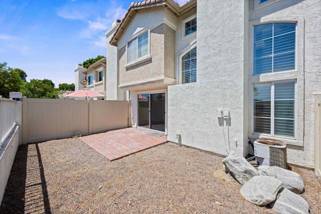 1298 El Mercado Way, Oceanside CA: https://media.crmls.org/mediaz/fcb47a78-5160-4c45-a44a-28f7a2170dfe.jpg