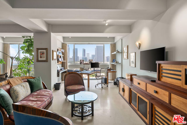 2222 Avenue Of The Stars, Los Angeles CA: https://media.crmls.org/mediaz/fcb47ff9-40d9-4e72-9b8d-9b44181b9b86.jpg