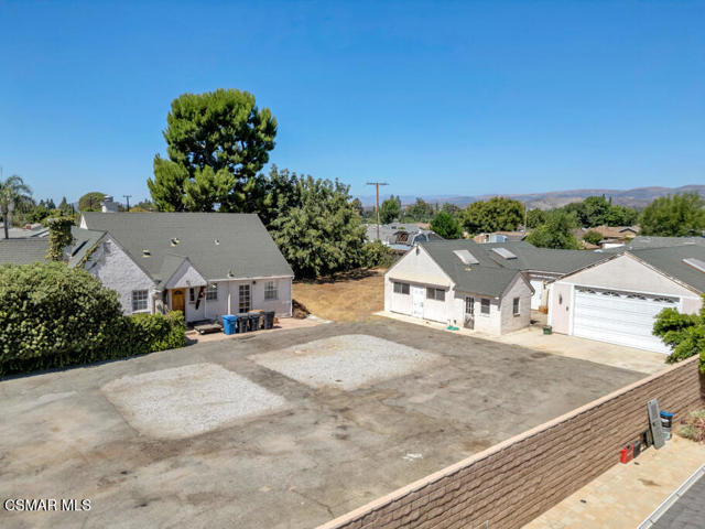 2327 Royal Avenue, Simi Valley CA: https://media.crmls.org/mediaz/fcb4a2e4-c66b-4b40-b44e-ec112ddb04bc.jpg