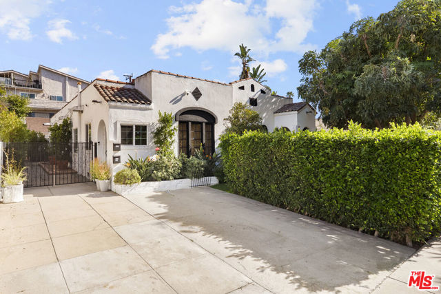 1018 Havenhurst Drive photo 4