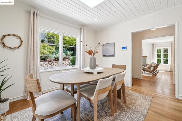 1301 Mountain Blvd, Oakland CA: https://media.crmls.org/mediaz/fcb56c8b-5684-484b-8a35-077cb4c9f63b.jpg