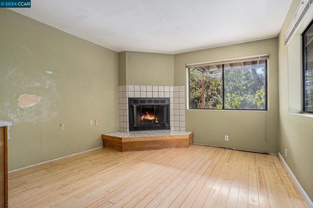 Image 14 of 30 For 5860 Leona St
