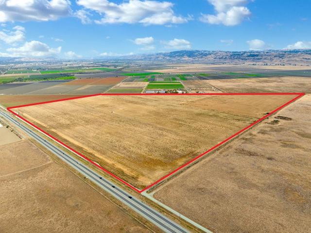 0 Highway 25, Hollister CA: https://media.crmls.org/mediaz/fcb6355f-3883-4702-ba4d-7c6839809ff6.jpg