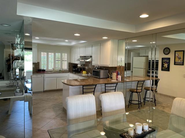 181 Camino Arroyo S, Palm Desert CA: https://media.crmls.org/mediaz/fcb65261-cea4-4665-81c8-b7d7c9b41db6.jpg