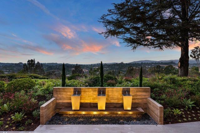 5465 Avenida Maravillas, Rancho Santa Fe CA: https://media.crmls.org/mediaz/fcb69e78-9fcd-4d3e-92fd-c3cca35919d6.jpg