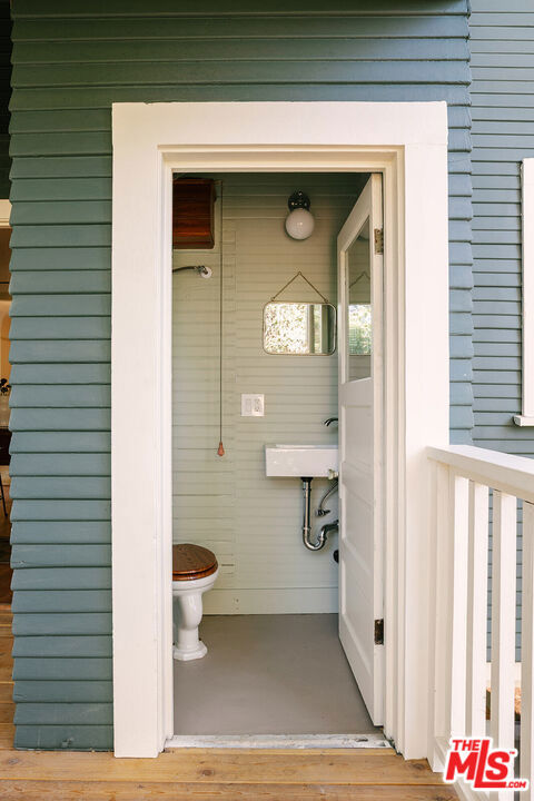 1557 Curran Street photo 42