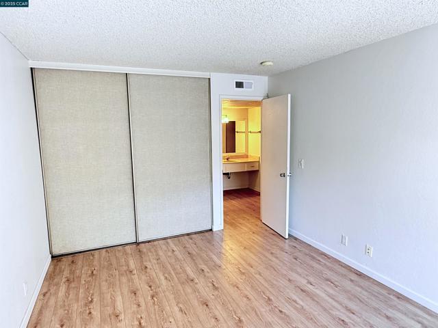 480 N Civic Dr, Walnut Creek CA: https://media.crmls.org/mediaz/fcb83a6d-4beb-426b-b92f-94b760e68540.jpg