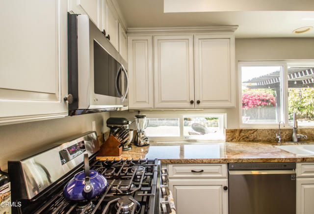 Detail Gallery Image 16 of 27 For 8984 Santa Margarita Rd, Ventura,  CA 93004 - 4 Beds | 3 Baths