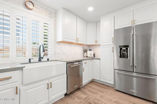 2758 Briarpatch Drive, Simi Valley CA: https://media.crmls.org/mediaz/fcb892ba-afe9-4d9e-9675-93149004c1f1.jpg