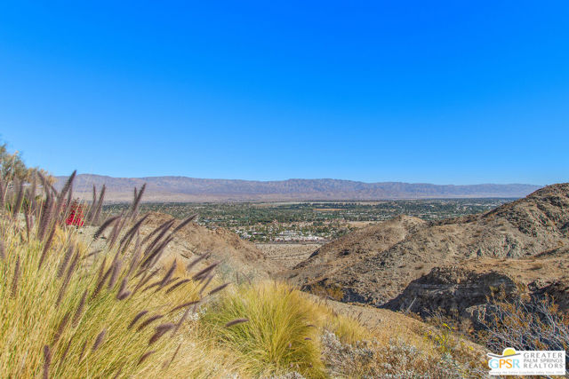 Image 13 of 52 For 27 Grande View Court