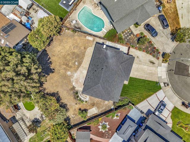 37643 Crocus Ct, Newark CA: https://media.crmls.org/mediaz/fcb8f304-36da-4a30-9782-3df548754711.jpg