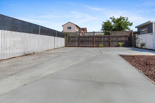 1237 Ashby Avenue, Berkeley CA: https://media.crmls.org/mediaz/fcb94812-f46c-4462-87c2-c361b325eccc.jpg