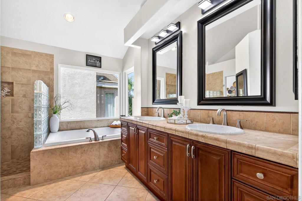 12166 Via Milano - photo 19