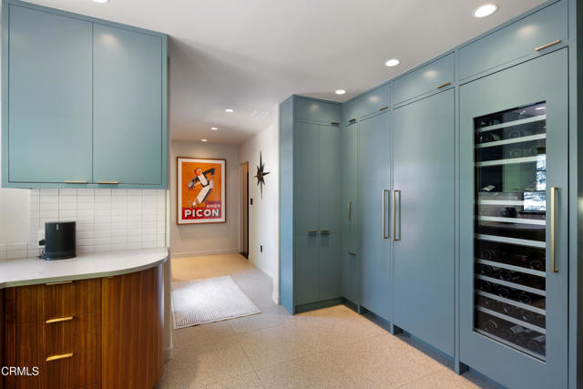 3312 Thorndale Road, Pasadena CA: https://media.crmls.org/mediaz/fcbb07f2-f9c6-4ceb-bc47-ba8121da5c91.jpg