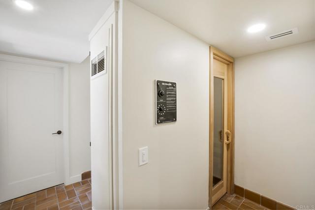 7760 Margerum Avenue, San Diego CA: https://media.crmls.org/mediaz/fcbb6db2-7c33-48f8-8fe5-27cabca23430.jpg