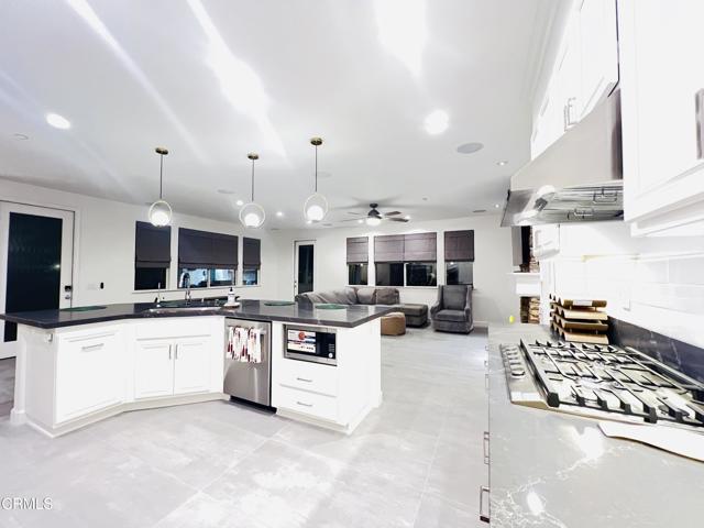 Detail Gallery Image 14 of 44 For 9898 Rhone St, Ventura,  CA 93004 - 4 Beds | 2/1 Baths