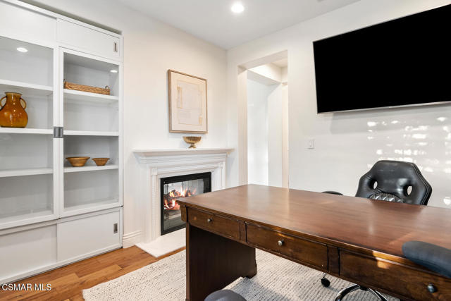 980 Via Anita, Newbury Park CA: https://media.crmls.org/mediaz/fcbbb98f-765a-48ce-93a0-5a9aac4283d3.jpg