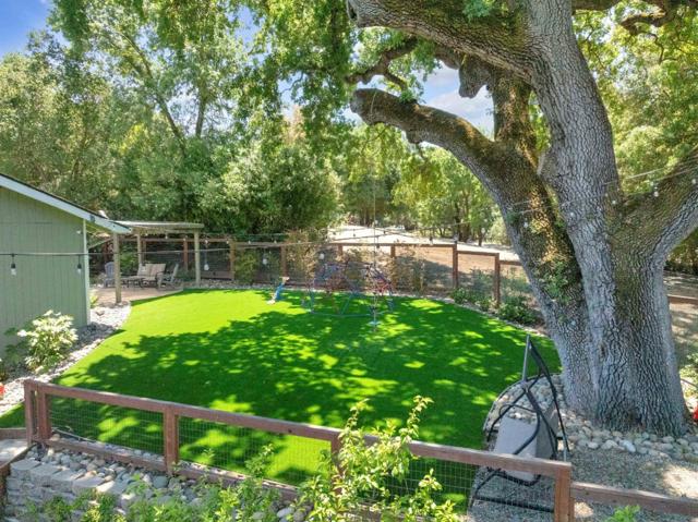 3480 White Oak Court, Morgan Hill CA: https://media.crmls.org/mediaz/fcbc267e-a512-4eb1-bc0b-20a8bf66ae18.jpg