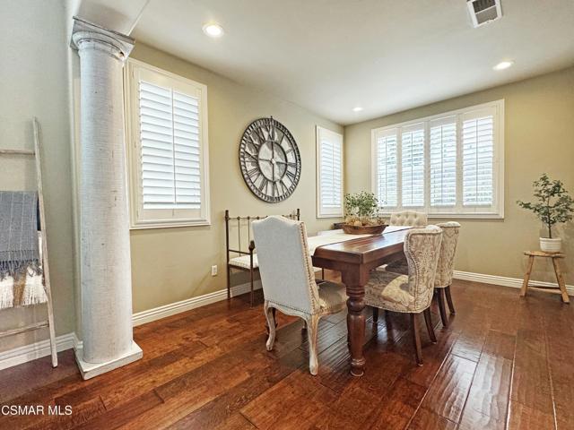 4950 Via Aurora, Newbury Park CA: https://media.crmls.org/mediaz/fcbc623f-0e03-43b0-9a54-8105480e0280.jpg