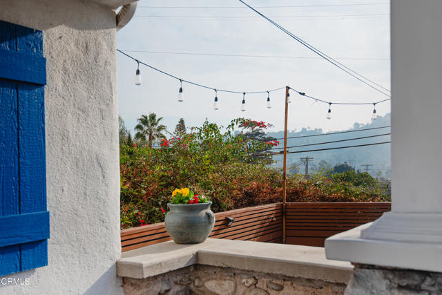 401 Del Norte Street, Los Angeles CA: https://media.crmls.org/mediaz/fcbd0dad-3fbe-447e-b52f-beb4b9c74370.jpg