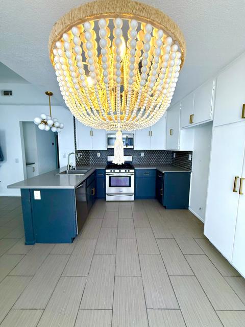 40855 Sandy Gale Lane, Palm Desert CA: https://media.crmls.org/mediaz/fcbd4f0c-2b08-462c-8e0d-38db2f7d7e1e.jpg