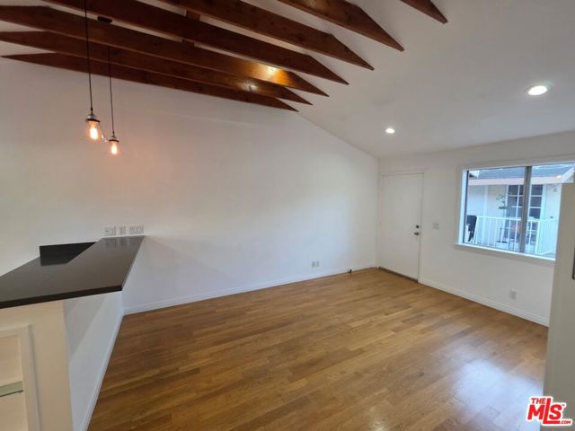 1029 Pleasantview Avenue, Venice CA: https://media.crmls.org/mediaz/fcbd63ca-a838-40cb-90a7-2f2d497a954e.jpg