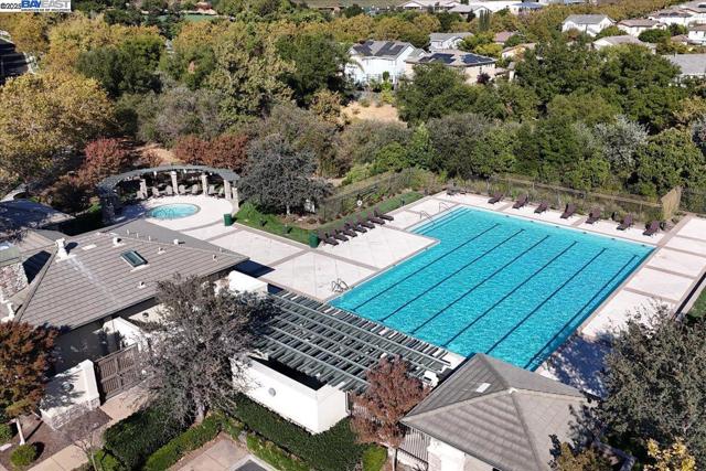 5200 N Forestdale Cir, Dublin CA: https://media.crmls.org/mediaz/fcbe47e6-fefa-4479-9256-cfcdd06a542c.jpg