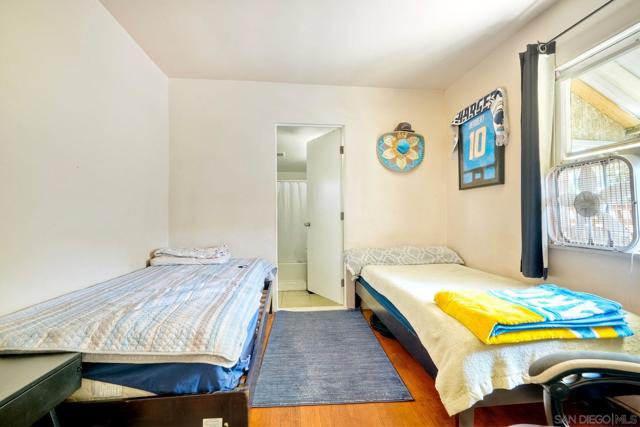 759 W 10Th Ave, Escondido CA: https://media.crmls.org/mediaz/fcbe57a9-e3cd-4d3e-958b-716b30f82fb0.jpg