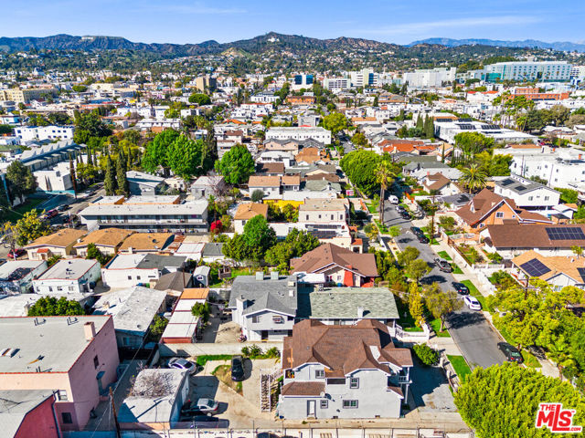 1117 N Alexandria Avenue, Los Angeles CA: https://media.crmls.org/mediaz/fcbed561-eb9c-4b0f-a3b2-0a01d0317cb5.jpg