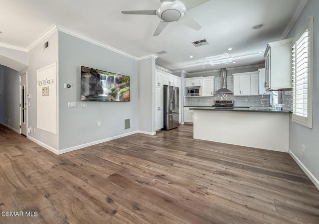 5470 Seine Court, Westlake Village CA: https://media.crmls.org/mediaz/fcbee729-f493-41d2-883a-e511e36896f6.jpg