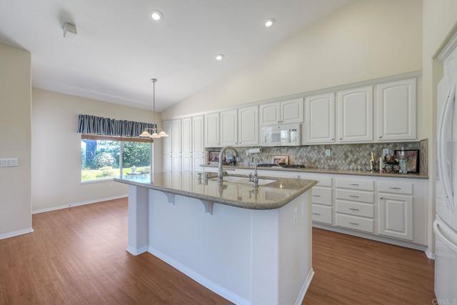 5141 Palmera Dr, Oceanside CA: https://media.crmls.org/mediaz/fcbf2bab-5c12-4bc4-a618-8653d8e99ee6.jpg