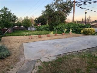 493 E 6th Street, Gilroy CA: https://media.crmls.org/mediaz/fcbf7cf8-83b6-49c3-8988-4b94197ef898.jpg