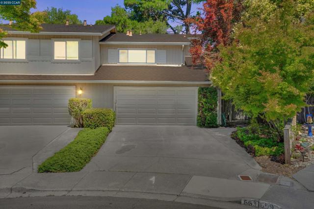 663 Abrigo Ct, San Ramon CA: https://media.crmls.org/mediaz/fcc0038b-1f76-49d9-bde8-5c574891a772.jpg