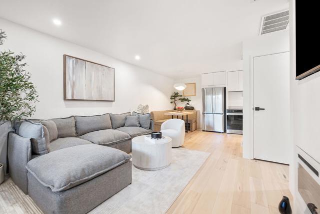 2857 N Los Felices Road #203, Palm Springs, CA 92262