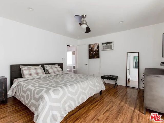2633 N Commonwealth Avenue, Los Angeles CA: https://media.crmls.org/mediaz/fcc0349f-b084-49a6-942c-cce97a854269.jpg