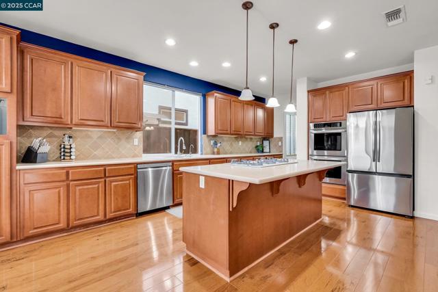 3627 Otter Brook Loop, Discovery Bay CA: https://media.crmls.org/mediaz/fcc06128-15f8-4279-8b67-8840a9e4b564.jpg