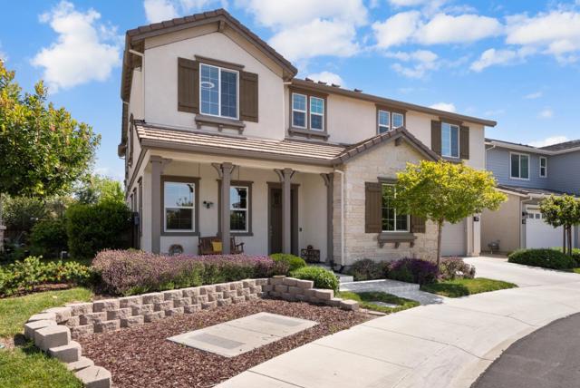 6573 Purple Crab Drive, Newark CA: https://media.crmls.org/mediaz/fcc07b8a-527f-43b4-b963-1467558f307d.jpg