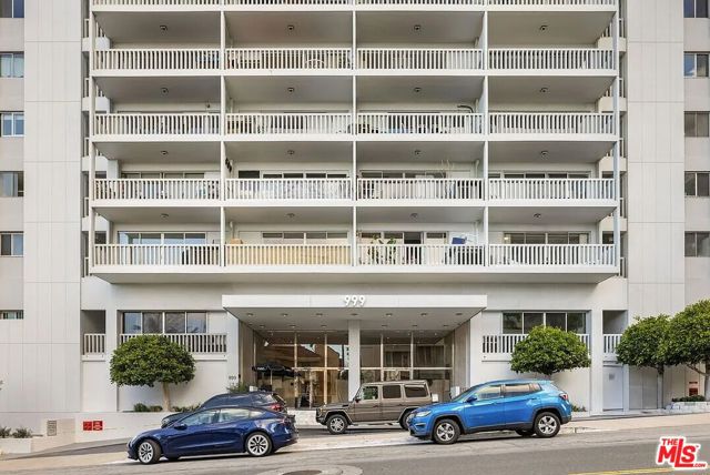 999 North Doheny Drive, 1012 photo 24