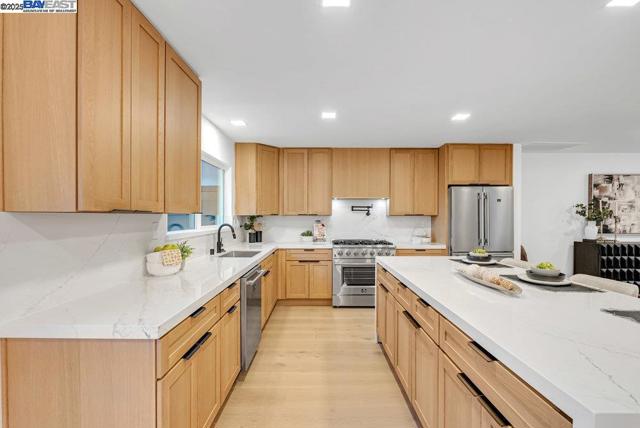 4374 Emory Way, Livermore CA: https://media.crmls.org/mediaz/fcc30929-8a8d-417f-81a3-7bb0018e9af7.jpg