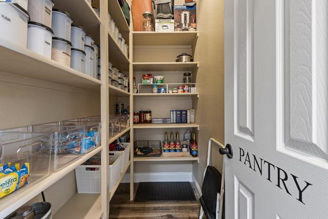 6454 Green Castle Cir, Discovery Bay CA: https://media.crmls.org/mediaz/fcc31b2d-f88e-4372-87fd-2f7381f9b47b.jpg