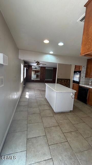 1222 W AVENUE J15, Lancaster CA: https://media.crmls.org/mediaz/fcc31b71-9a96-4ce7-9292-d22c5ac2ef37.jpg