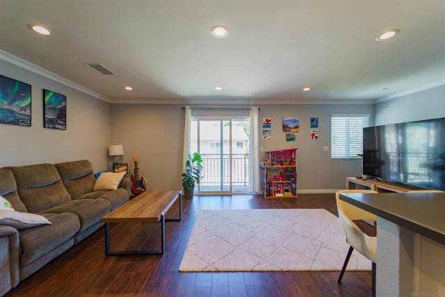 7915 Camino Kiosco, San Diego, California 92122, 2 Bedrooms Bedrooms, ,1 BathroomBathrooms,Condominium,For Sale,Camino Kiosco,250022931SD