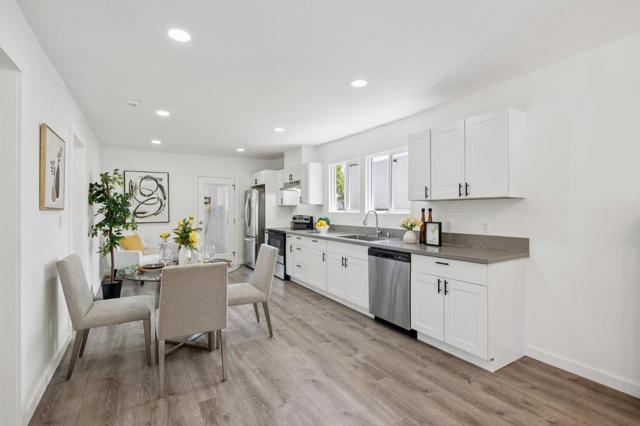 441 Vera Avenue, Redwood City CA: https://media.crmls.org/mediaz/fcc3d377-7c52-43a4-887b-29771ba97ed6.jpg