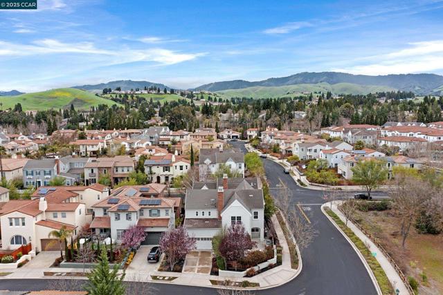 1966 Casablanca St, Danville CA: https://media.crmls.org/mediaz/fcc42754-3b2d-4406-9b41-3c208f3e15e8.jpg