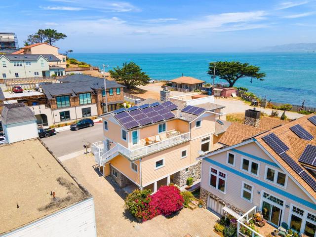 1207 Danmann Avenue, Pacifica CA: https://media.crmls.org/mediaz/fcc43c1e-1955-451b-9f33-ee97f96818fe.jpg