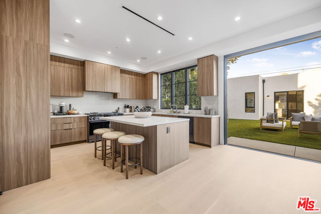 MLS #25619907 image #13